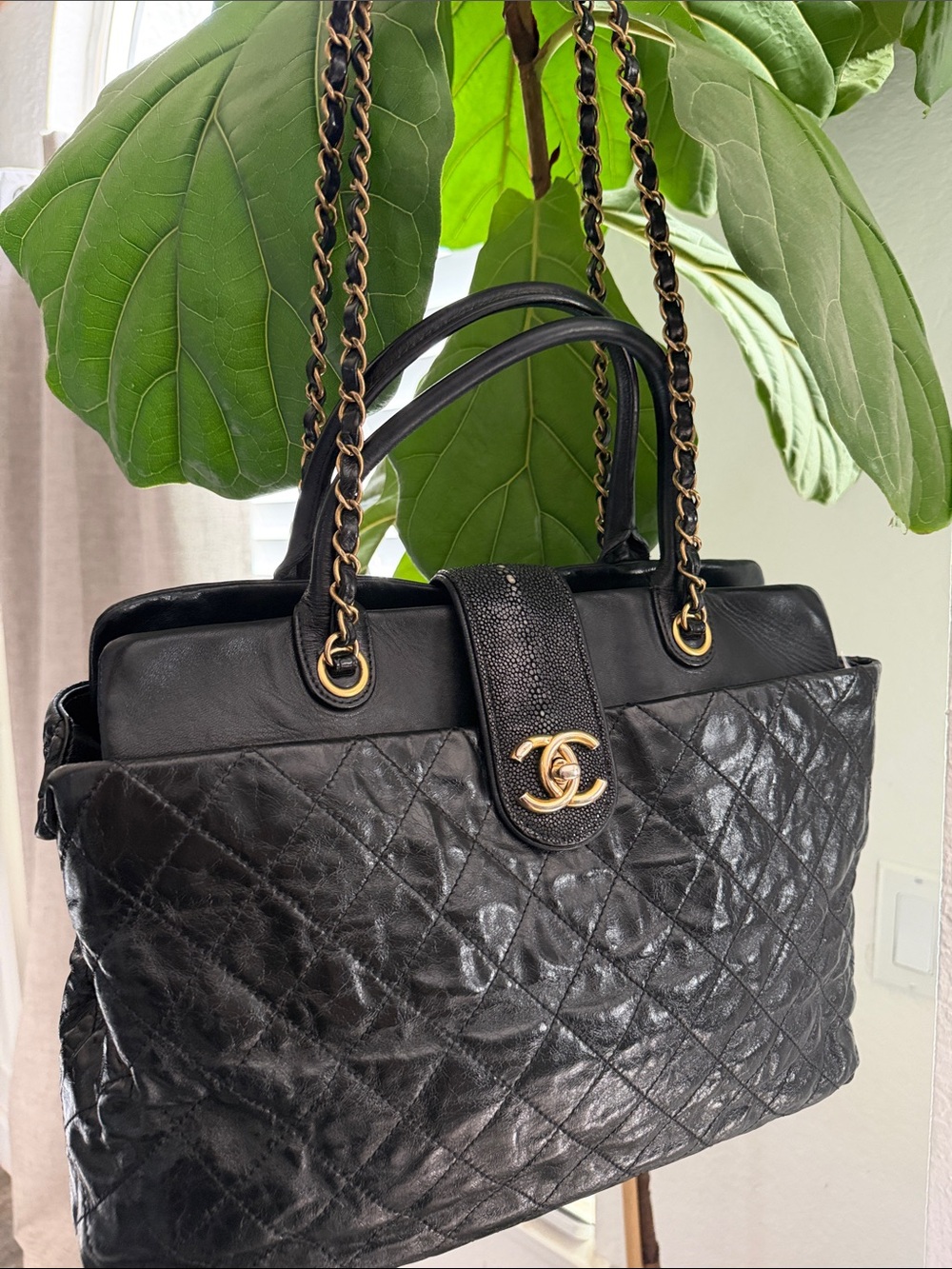 CHANEL Black Quilted Leather bag/tote with Gold CC Hardware